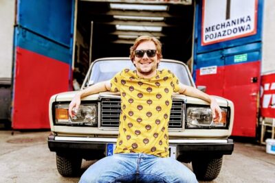 1.5h Crazy Guides’ Communism Tour of Nowa Huta in Classic Car