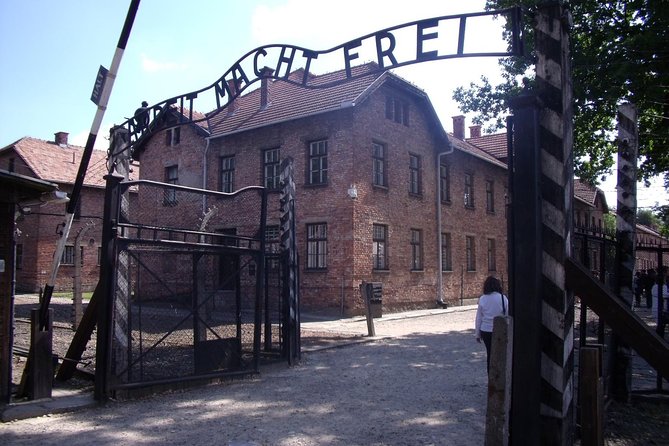 1 Day Trip Auschwitz-Birkenau Memorial and Museum Guided Tour from Krakow - Krakow pickup and the Rynek Glowny starting point
