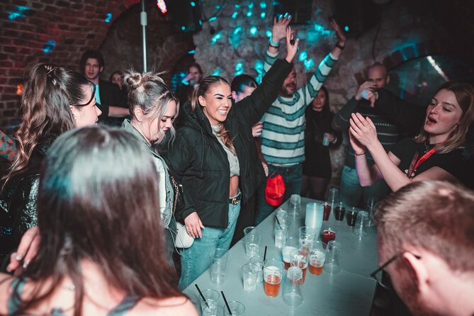 1 Hour of Open Bar Pub Crawl + Karaoke + VIP Entry to Best Clubs - The villa party and its unusual facilities