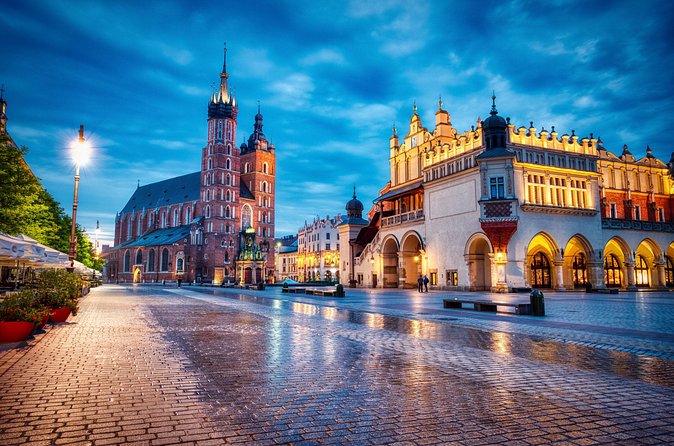 2-Hour City Walking Tour in Creepy Krakow - What two hours and $18.04 really buy you
