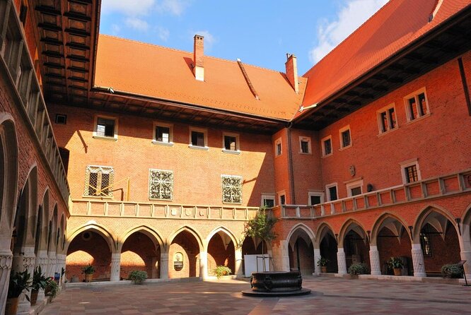 2 Hours Old Town Guided Bike Tour in Krakow - Key points at a glance