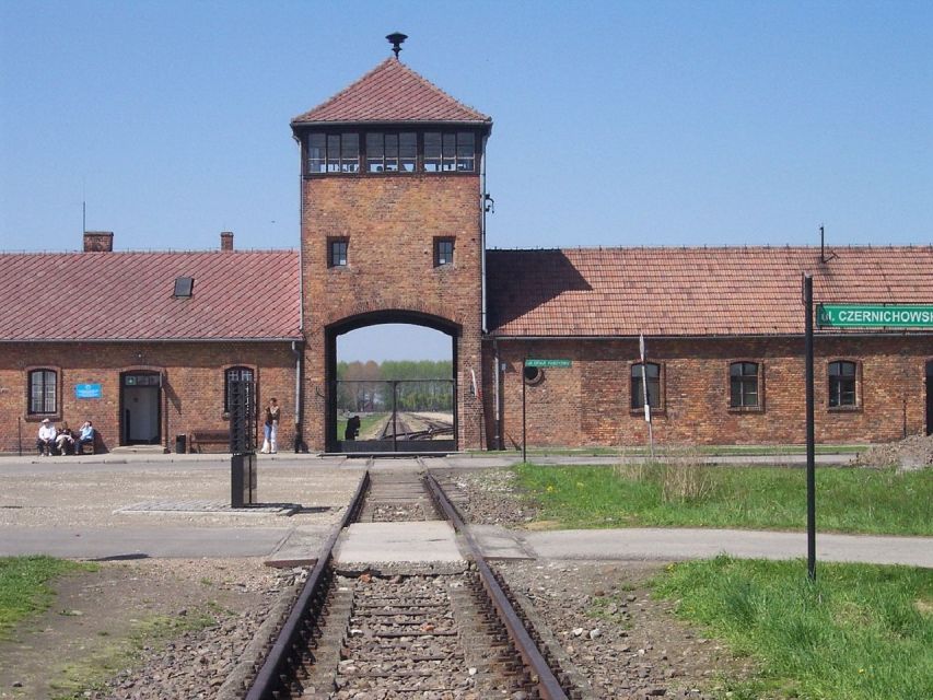 Auschwitz-Birkenau and Krakow Private Car Trip from Katowice - Practical details that can change your day
