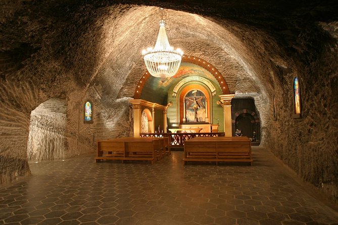 Auschwitz- Birkenau and Wieliczka Salt Mine in One Day - Auschwitz I: a serious and carefully guided visit