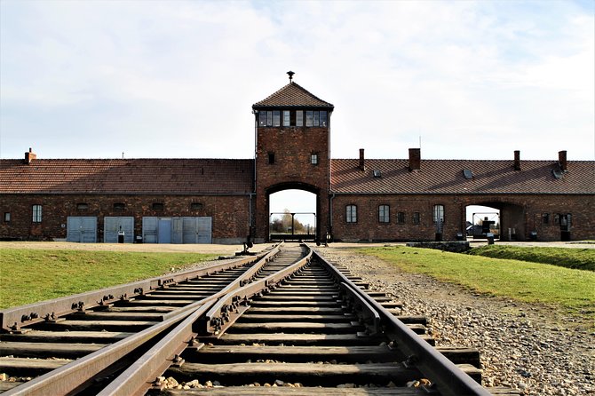Auschwitz & Birkenau English guided tour by private transport from Katowice - Why this Auschwitz and Birkenau day trip matters