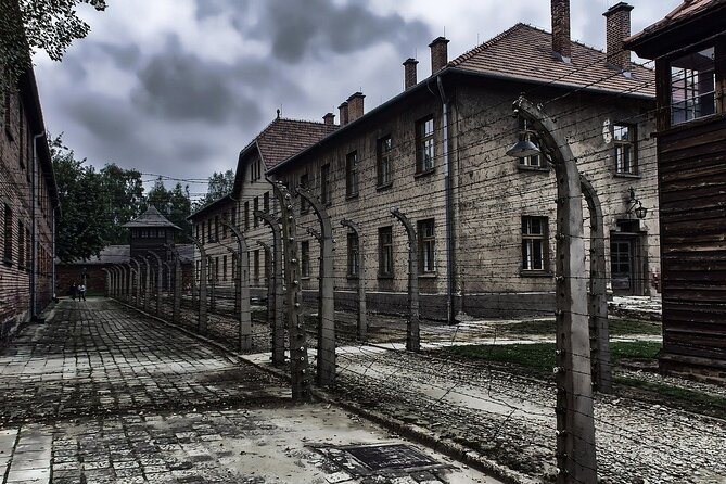Auschwitz-Birkenau: Entry Ticket with Guided Tour - Auschwitz I, the first part of the tour
