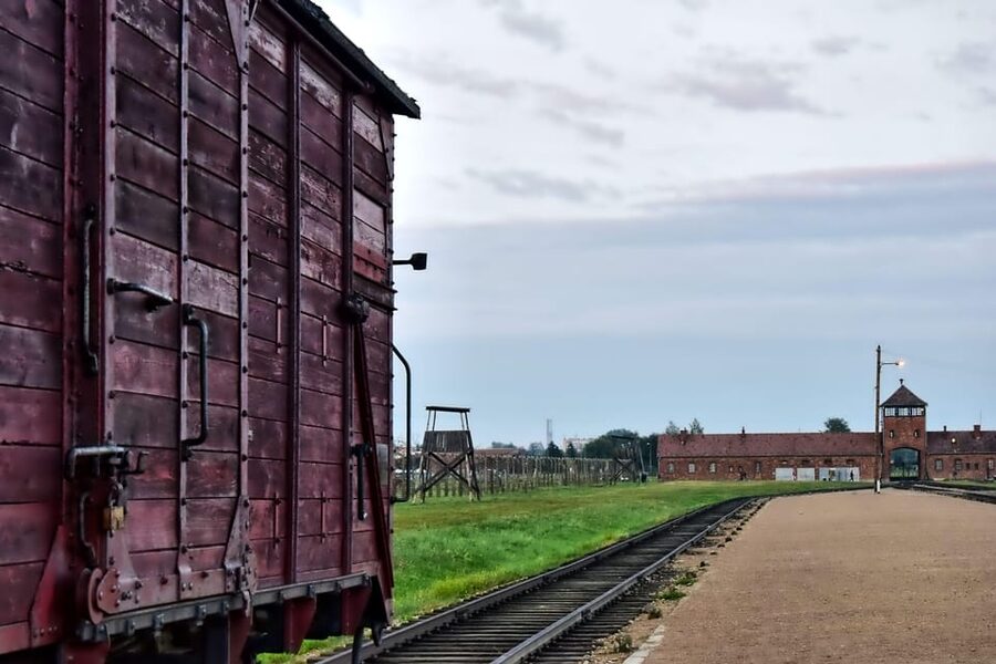 Auschwitz-Birkenau: Guided Tour and Skip-The-Line Ticket - Why a Guide Matters at Auschwitz