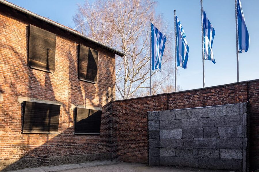 Auschwitz-Birkenau: Guided Tour and Skip-The-Line Ticket - The 15-Minute Break Between Sites