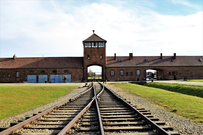 Auschwitz-Birkenau Guided Tour by Private Transport from Krakow - What the private transport adds