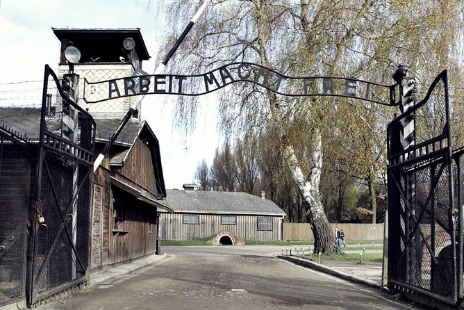 Auschwitz-Birkenau Guided Tour by Private Transport from Krakow - Auschwitz I: buildings, evidence, and a controlled route