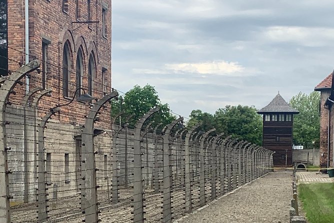 Auschwitz-Birkenau guided tour from Krakow - private car - Leaving Krakow in a private car