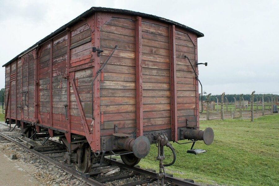 Auschwitz-Birkenau Guided Tour & Transfer from Krakow - Should you book the Auschwitz-Birkenau tour from Krakow?
