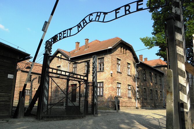 Auschwitz-Birkenau Guided Tour with Private Transport from Kraków - The drive from Krakow: useful local context before arrival