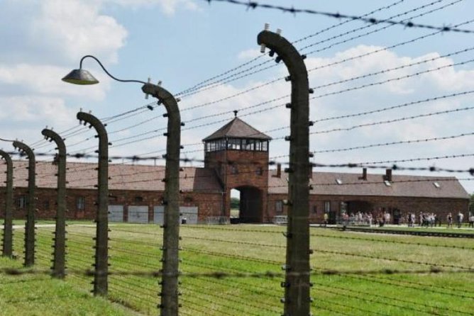 Auschwitz Birkenau Memorial and Museum group tour from Krakow - Arriving at Auschwitz I