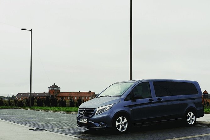 Auschwitz-Birkenau & Salt Mine Day tour - Early pickup and a film on the road