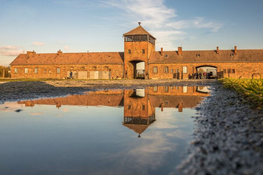 Auschwitz-Birkenau: Skip-the-Line Entry Ticket & Guided Tour - Timing problems and how to plan around them