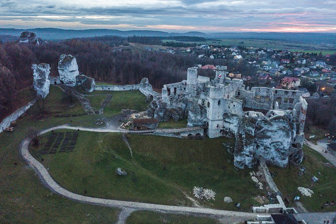 Castles Tour by The Eagles' Nests Trail, day tour from Krakow - Rabsztyn brings the first major ruins