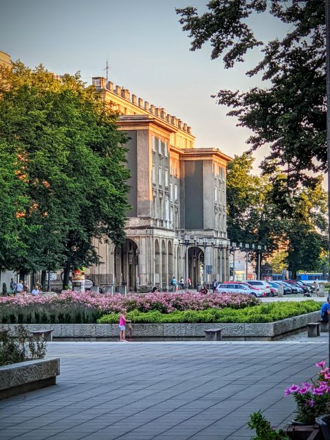 Communist Krakow - Nowa Huta Walking Tour in English - What the guide adds that buildings cannot