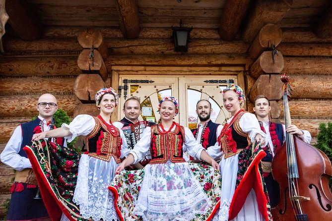 Cottage Style Evening with Folk Show and Traditional Feast from Krakow - Entering the cottage-style restaurant