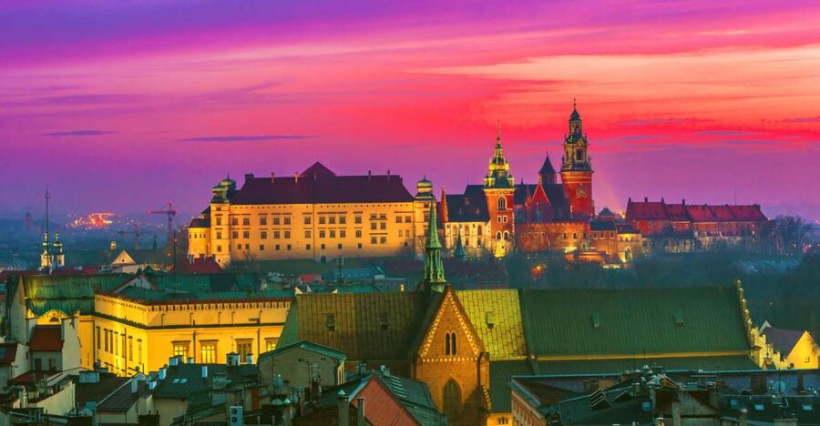 Creepy Krakow: 2-Hour City Walking Tour - Why Krakow after dark changes the story