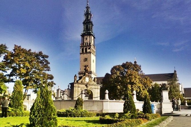 Częstochowa Black Madonna - Dress, weather, and practical comfort