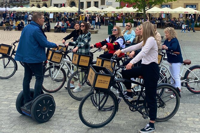 Discover the Jewish Quarter with a Bike Tour - Singer, a small detail with a local feel