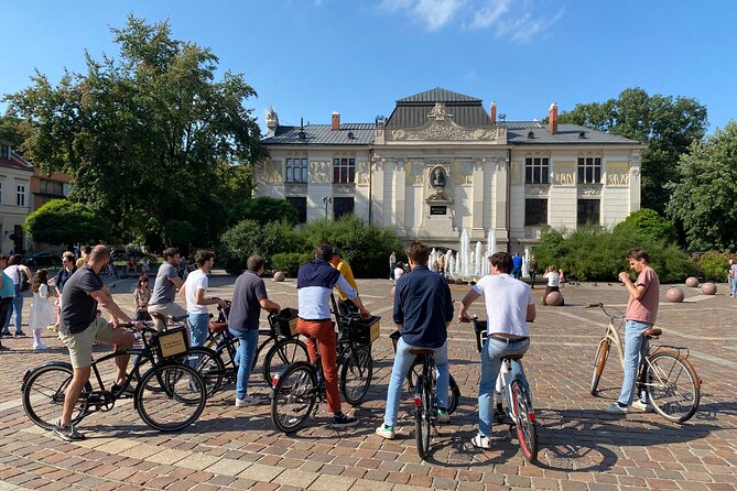 Discover the Jewish Quarter with a Bike Tour - Remuh Synagogue and the cemetery option