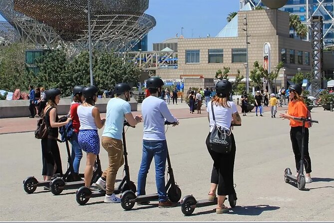 Electric Scooter Tour: Full Tour (Old Town + Jewish Quarter) - Starting at Sienna 17 and learning the controls