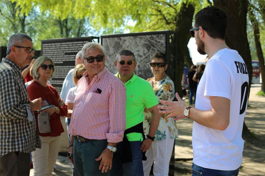 From Krakow: Auschwitz Birkenau Small Group Tour with Pickup - Guide quality can shape the whole day