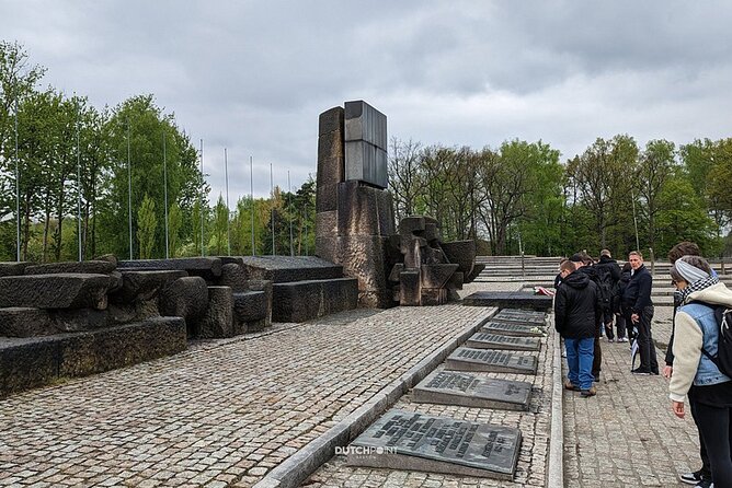 from Kraków: Auschwitz excursion with guaranteed Dutch guide - Birkenau: vast scale and harsh living conditions