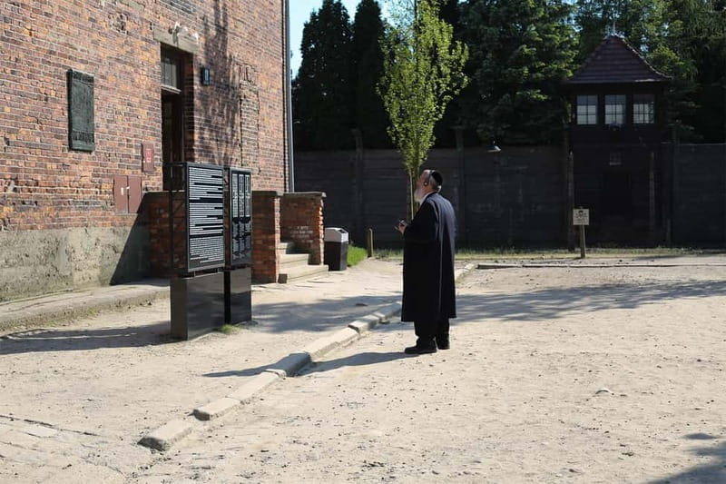 From Krakow: Auschwitz Museum and Wieliczka Salt Mine Tour - The 75-minute transfer to Wieliczka