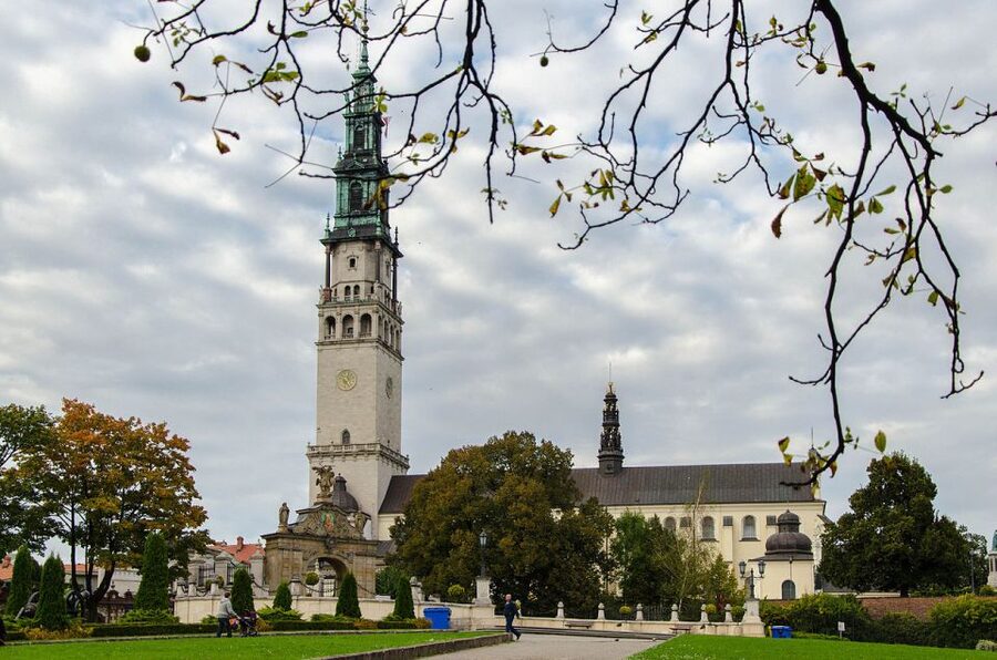 From Krakow: Częstochowa, Black Madonna and Lagiewniki Tour - Why the Black Madonna makes Częstochowa worth the ride