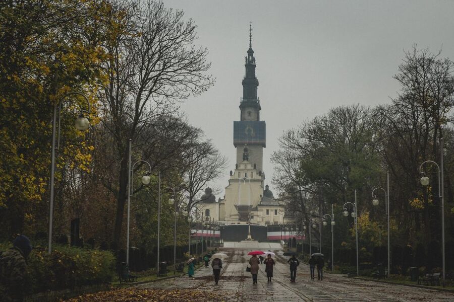 From Krakow: Częstochowa "Black Madonna" Day Tour - Free time in Częstochowa after the guided visit