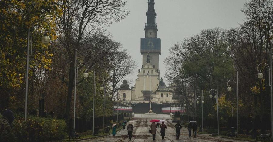 From Krakow: Częstochowa "Black Madonna" Day Tour - Who will find the $149 price worthwhile