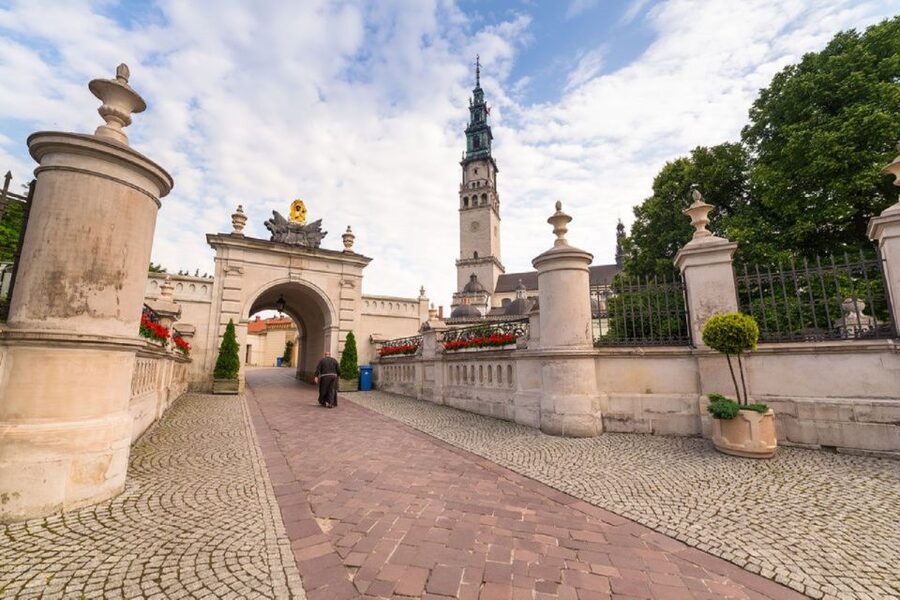 From Kraków: Częstochowa & Łagiewniki Pilgrim Sites Tour - Who will get the most from this tour