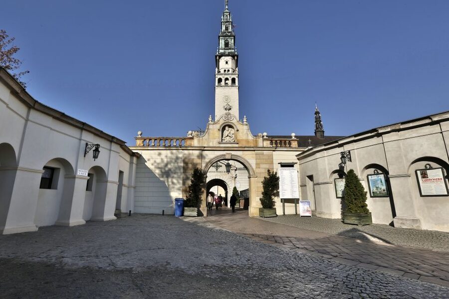 From Krakow: Czestochowa - The Black Madonna - The Basilica and the monastery’s art collections