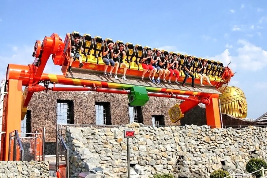 From Kraków: Energylandia Amusement Park Transfer and Entry - Winter Season Special and seasonal changes