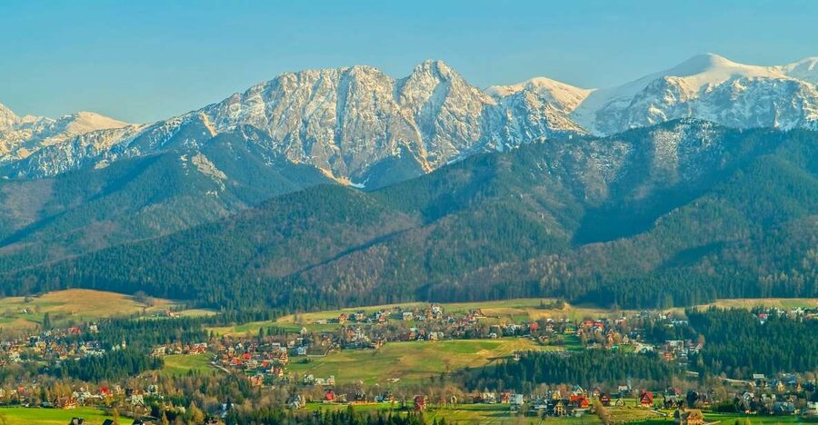From Krakow: Full-Day Tour of Zakopane and Tatra Mountains - Finding Zakopane on Krupówki