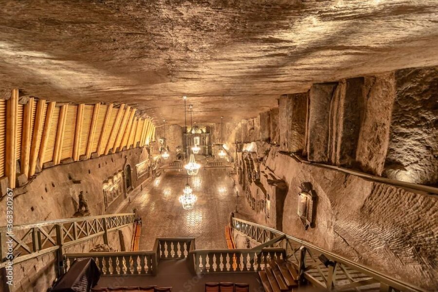 From Krakow: Guided Tour in Wieliczka Salt Mine - A 2.5-hour guided route, with one timing caution