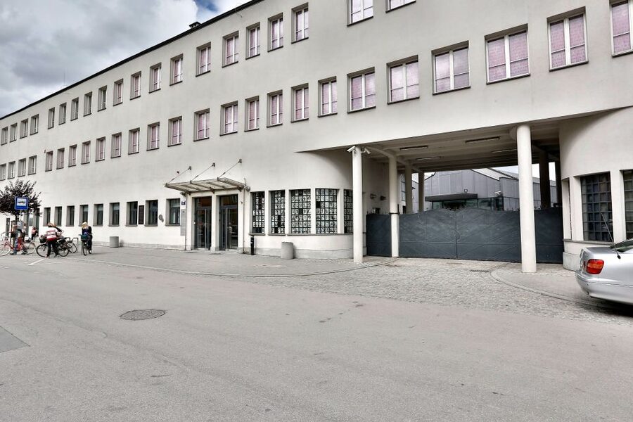 From Krakow: Half-Day Salt Mine and Schindler's Factory Tour - The 40-minute ride from Krakow