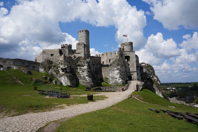 From Krakow: Ojcow National Park and Pieskowa Skala Castle - Cracovian Gate and the first limestone views