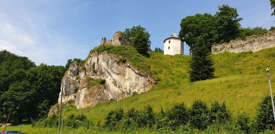From Krakow: Ojców National Park & Ogrodzieniec Castle Tour - Ogrodzieniec Castle and the Witcher connection