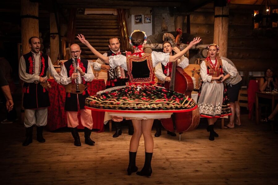 From Krakow: Polish Folk Show with All-You-Can-Eat Dinner - Traditional music with plenty of audience participation