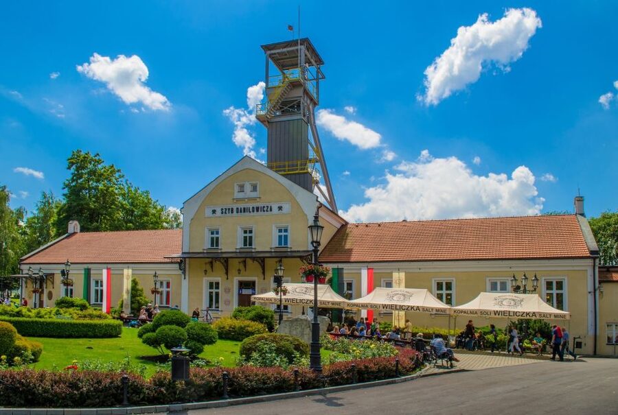 From Krakow: Private Wieliczka Salt Mine Tour - The high-speed lift brings you back up