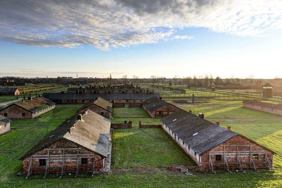 From Krakow: Roundtrip Transportation to Auschwitz Birkenau - Leaving Krakow early and riding in comfort