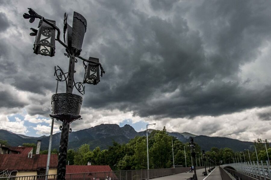 From Krakow: Zakopane and Dunajec River Rafting Tour - Chocholow and the wooden highlander villages