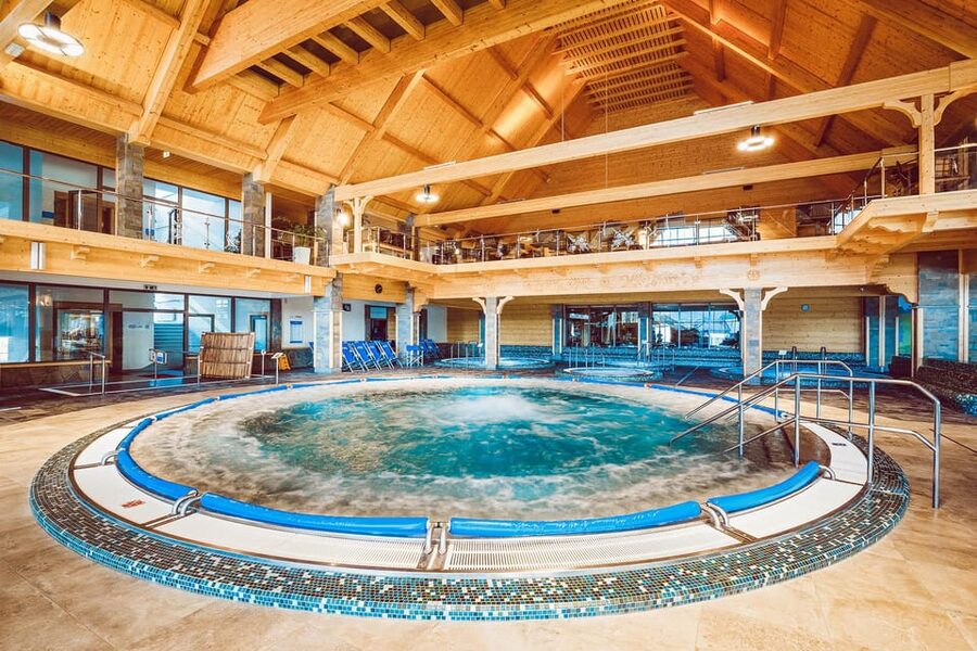 From Krakow: Zakopane Tour with Thermal Spa & Hotel Pickup - Ninety minutes in Zakopane