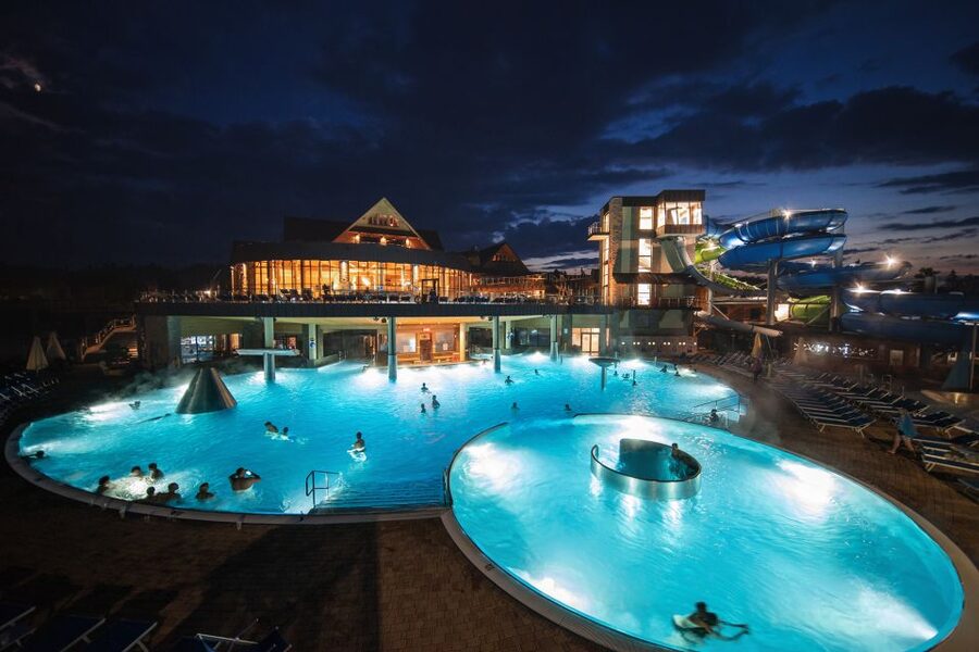 From Zakopane: Chocholow Thermal Baths with Hotel Transfers - The 30-minute ride from your Zakopane hotel