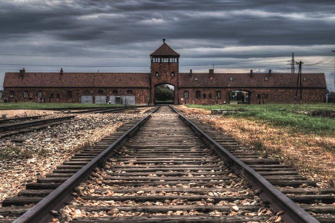 Full-Day Tour of Auschwitz and Wieliczka Salt Mine from Krakow - How much walking and waiting should you expect?