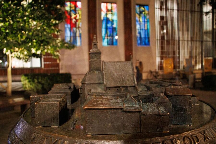 Ghosts & Crimes: Macabre Kraków Walking Tour in English - Crimes that shocked Kraków in the 20th century