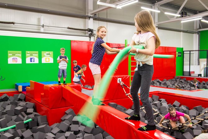 GOjump Kraków-Mateczny Trampoline Park - 1 hour ticket - The warm-up and safety briefing